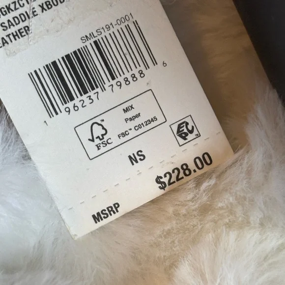 Michael Kors Black Crossbody Bag Sleek and Stylish - Picture 5 of 8